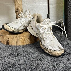 Asics gel harumi‎ gold accent tennis shoes size 6.5